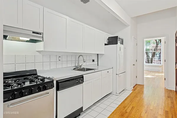 Rented by Corcoran | media 14