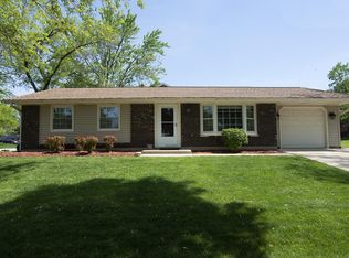 930 Sharon Ln, Schaumburg, IL