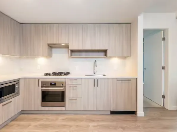 13350 Central Ave, Surrey, BC