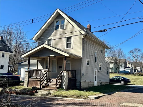 385 Westwood Pl, Akron, OH 44302