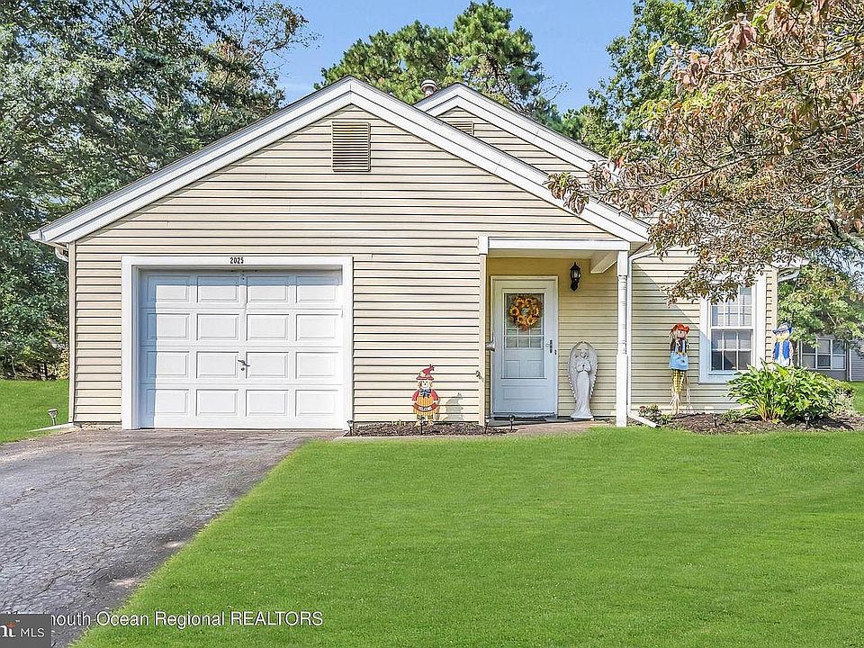 1st image of 2025 Brookdale Dr