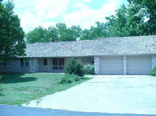 325 Finley Dr, Ozark, MO 65721