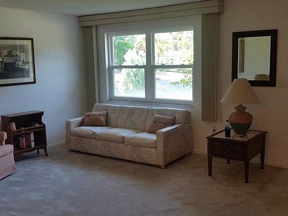 4th image of 641 San Roy Dr S