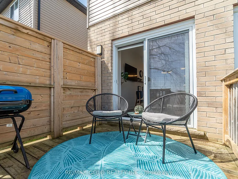 2621 Holbrook Dr #8 — Photo 32