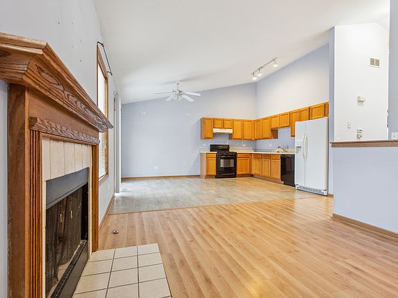 4th image of 1518 Golden Oak Dr