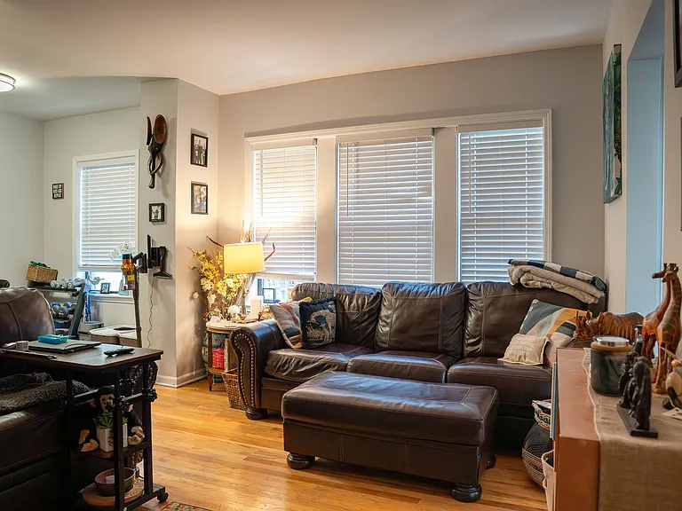 931 W Leland Ave — Photo 3