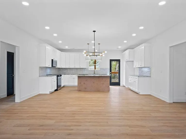 8806 Nelson Rd — Photo 5