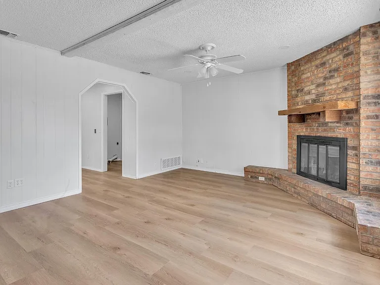 200 Linden St — Photo 5