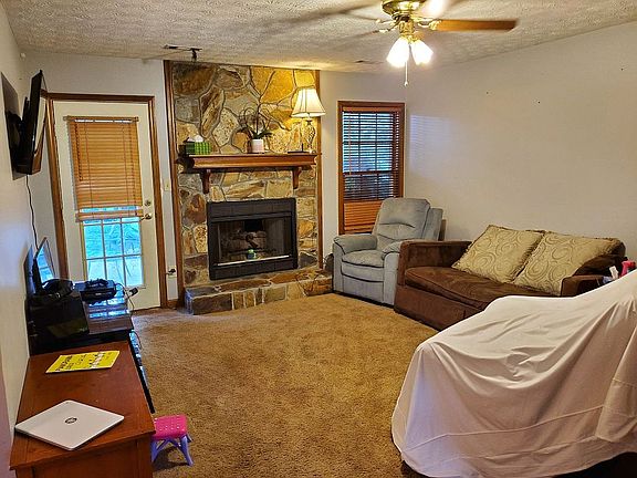 5th image of 104 Linden Ln
