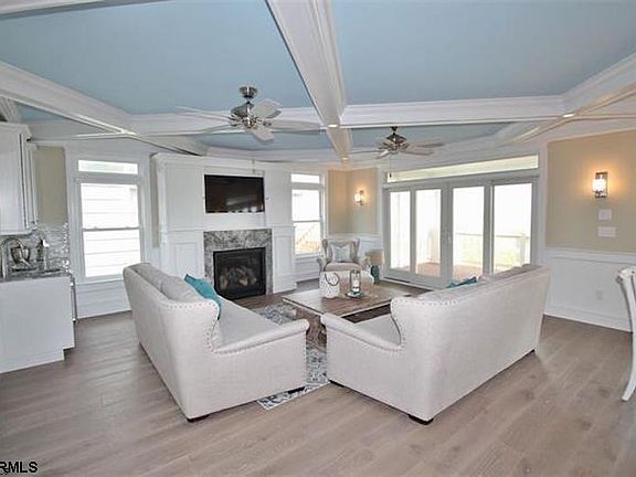 5th image of 3004 Wesley Ave Floor 1