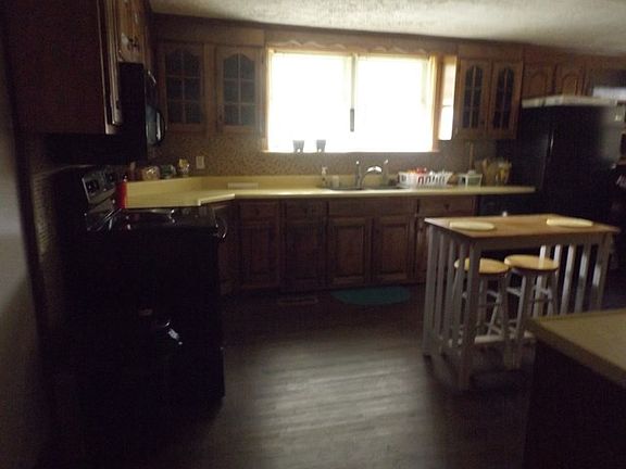 4th image of 130 Gaines Ave