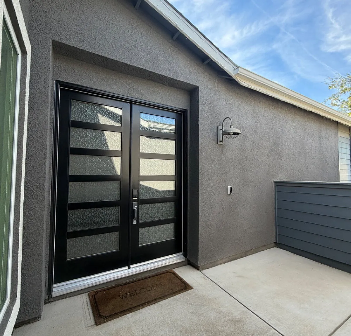 3 bed, 2.0 bath, 2500 sqft, $2,600 — Photo 3