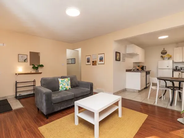 1911 N 13th Ave NW #C, Calgary, AB T2N 1L5