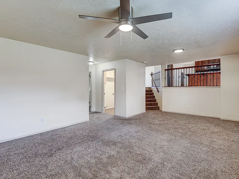 S 375 East Cir — Photo 15