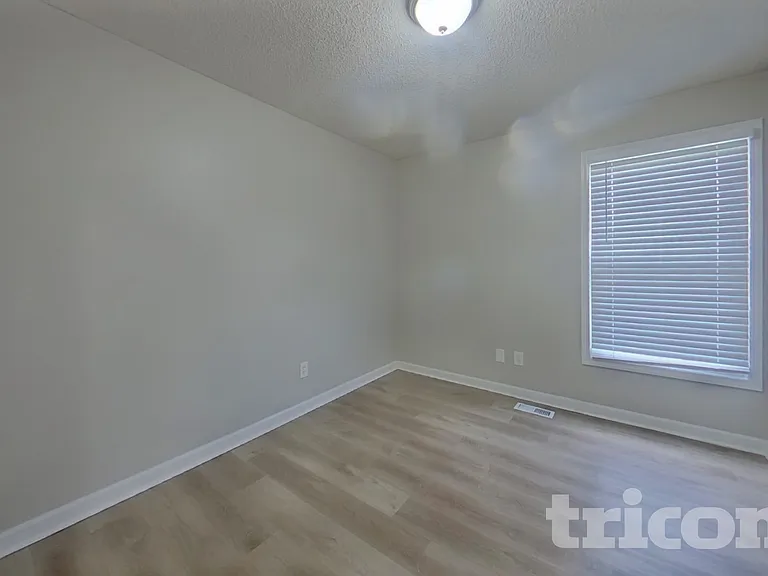 14960 W 154th St — Photo 10