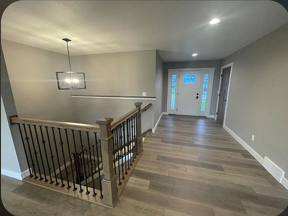 4th image of 3422 Horton STREET