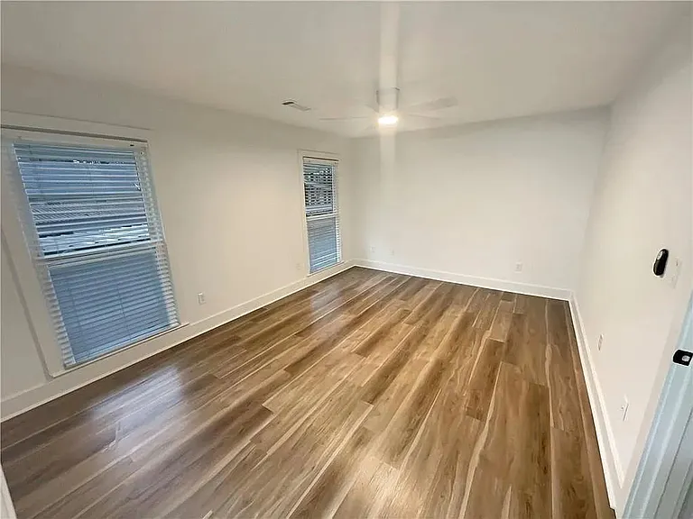 4410 Idlewood Ln — Photo 12