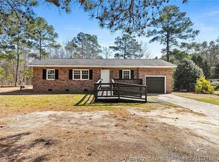 402 Gainey Rd, Raeford, NC 28376