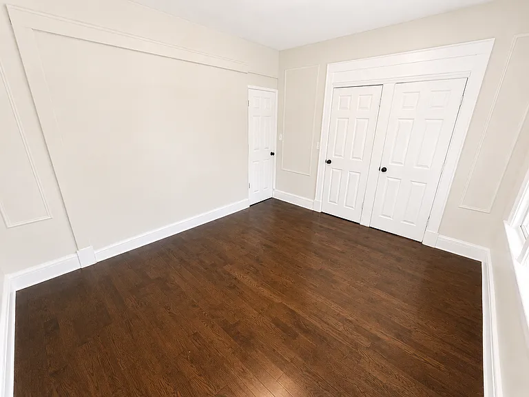 13-15 McKay Ave #2L — Photo 12
