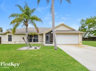 104 Crystal Lake Rd, Melbourne, FL 32901