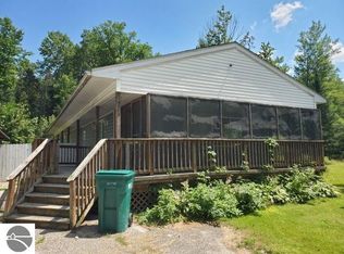 5775 River Valley Dr, Prescott, MI 48756