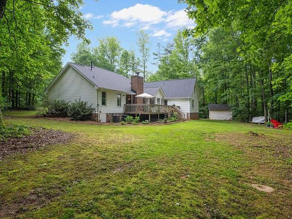 4th image of 419 Windy Woods Way