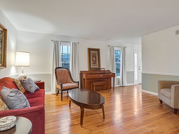 4th image of 2642 Boxwood Dr