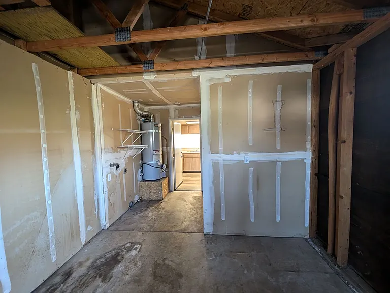 1023 Burton Dr — Photo 16