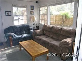 2nd image of 1118 NE 10th Ave