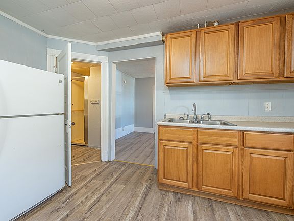 3rd image of 39 Carlton Avenue