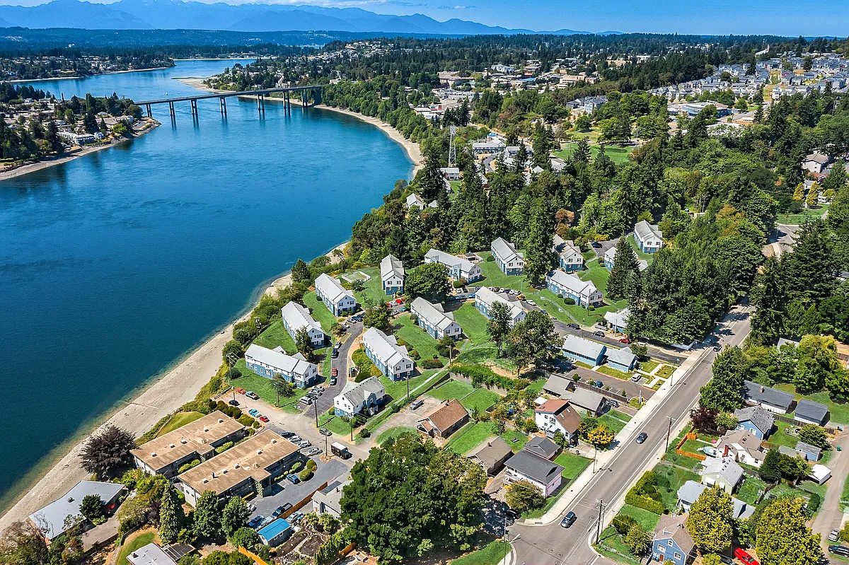 Building Photo - The View at Manette