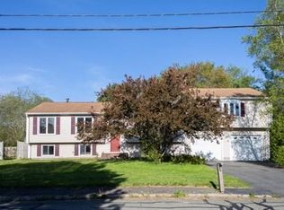 5 Redwing Dr, Bridgewater, MA 02324