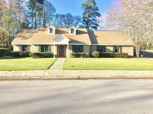 105 Wellington Cir, Hattiesburg, MS 39402