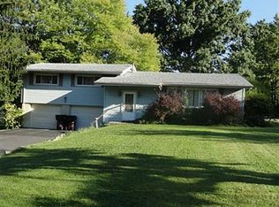 1935 Rettig Dr, Hermitage, PA 16148