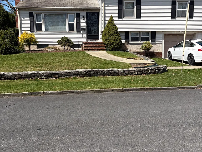 Cherry St — Photo 12