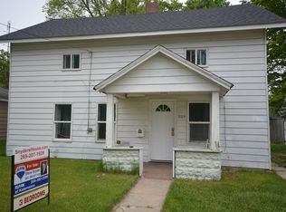 205 W Bennett St, Three Rivers, MI 49093