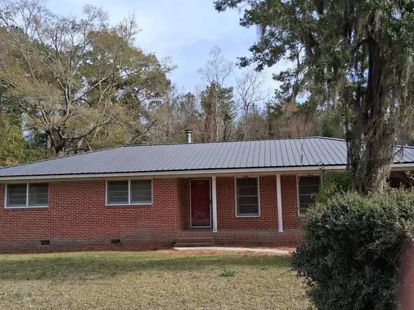 2202 Lakeview Dr, Waycross, GA 31501
