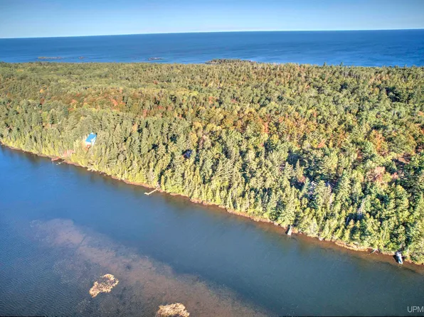M26 High Way, Mohawk, MI 49950