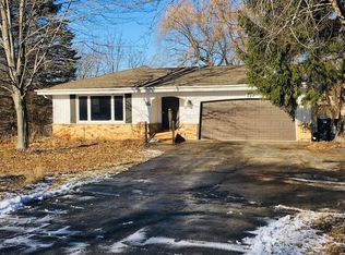 S66W25150 Moraine Ct, Waukesha, WI 53189