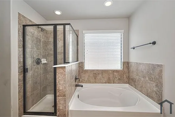 18210 Amalfi Coast Dr — Photo 41