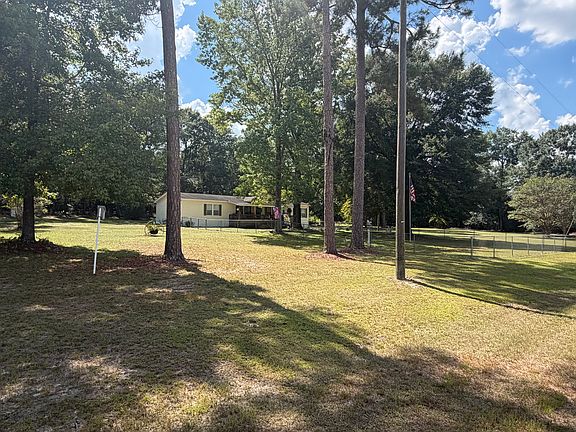 2nd image of 557 Poole Rd