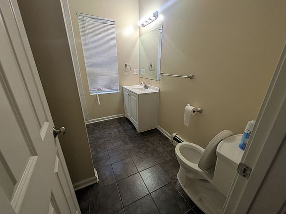 5th image of 310 Edgewood Ave #3B