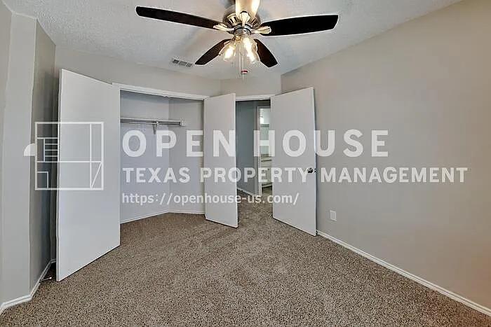 6703 Olivewood Dr — Photo 16