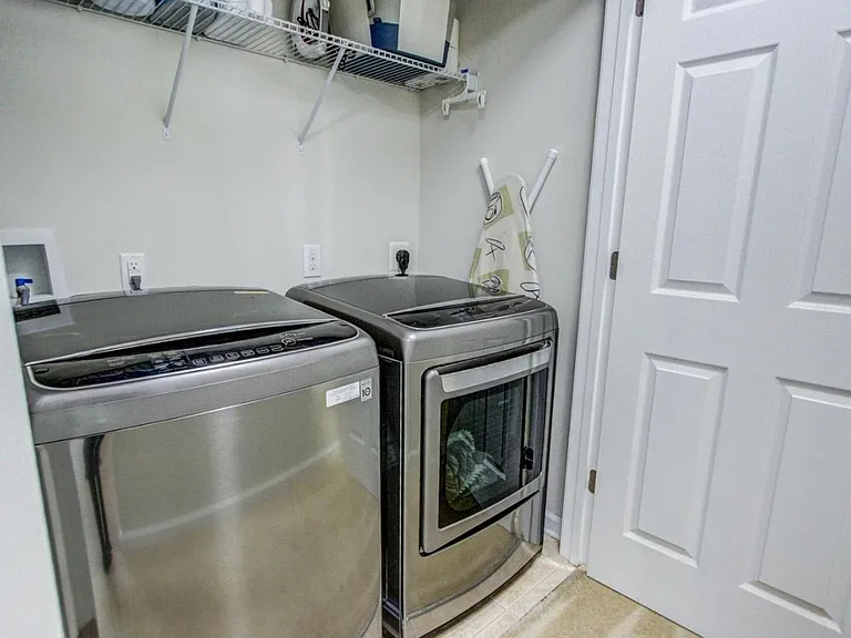 111 Admiral Ln — Photo 32