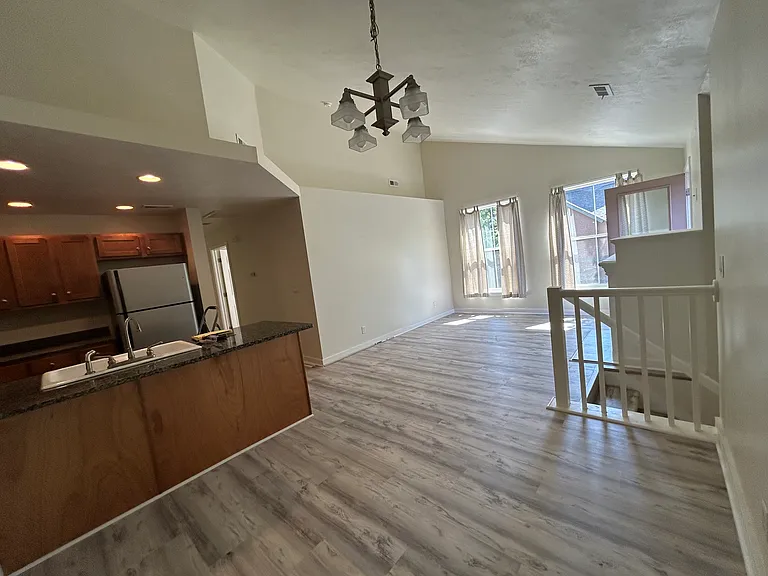 1931 E Copper Ranch Ln #E — Photo 3