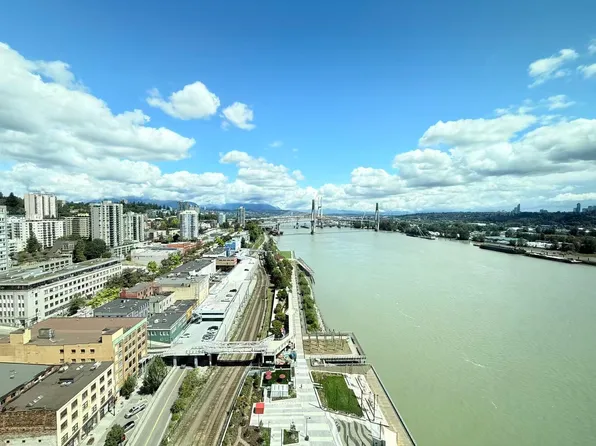 660 Quayside Dr #2103, New Westminster, BC V3M 0P1