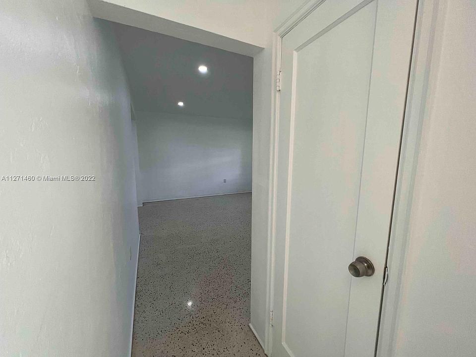 1st image of 1920 SW 63rd Ave