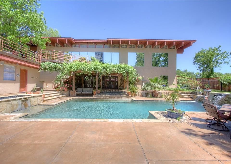 1st image of 9817 Shady Ln