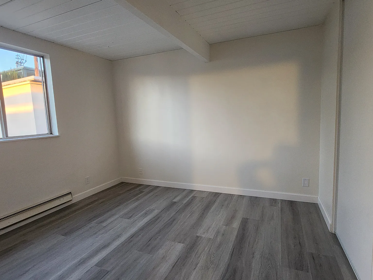 2 bed, 1.5 bath, 1100 sqft, $3,300 — Photo 3