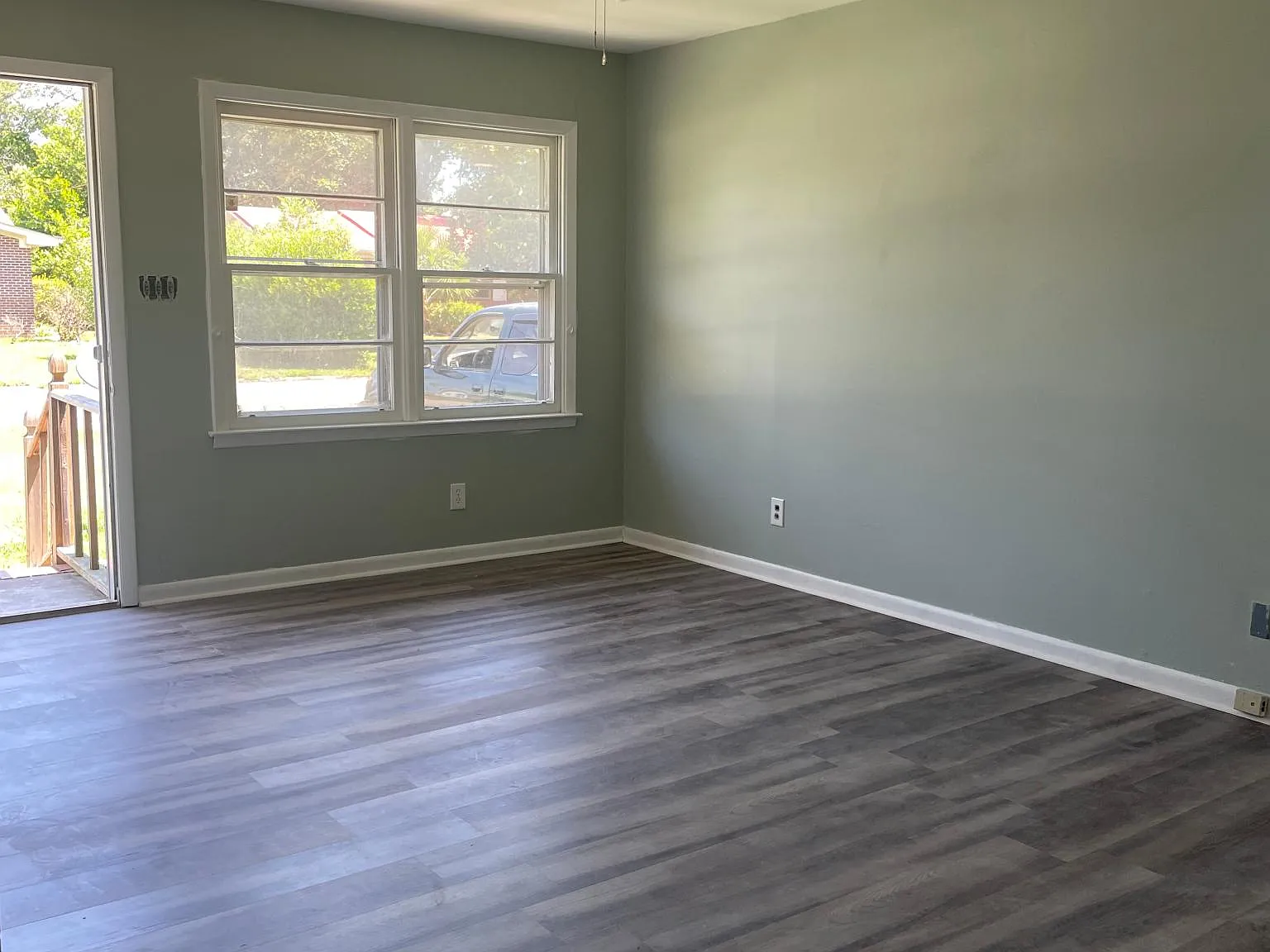 3 bed, 988 sqft, $1,395 — Photo 2